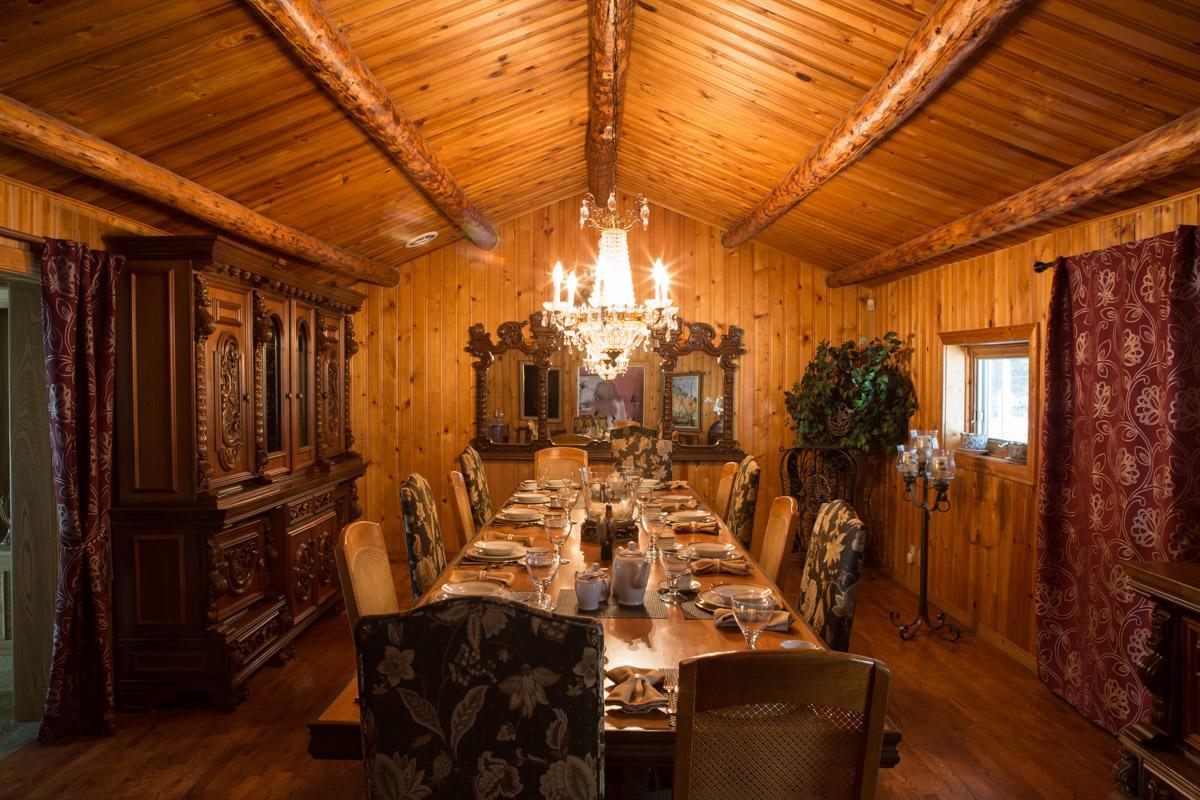 Sleepy Creek Country Manor Bed and Breakfast Bragg Creek Esterno foto