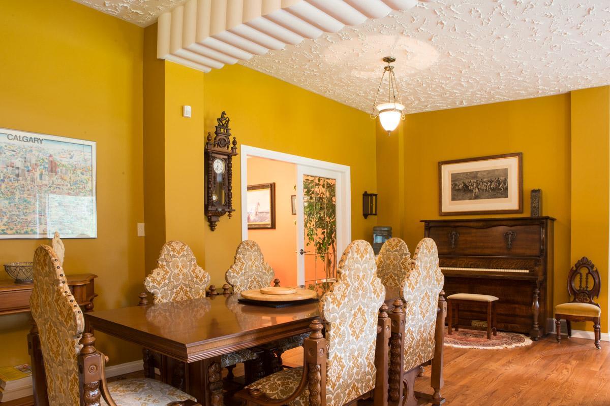 Sleepy Creek Country Manor Bed and Breakfast Bragg Creek Esterno foto
